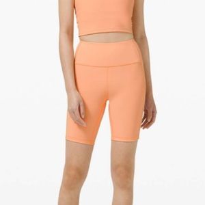 NWT lululemon Ribbed Contoured High-Rise Short 8"